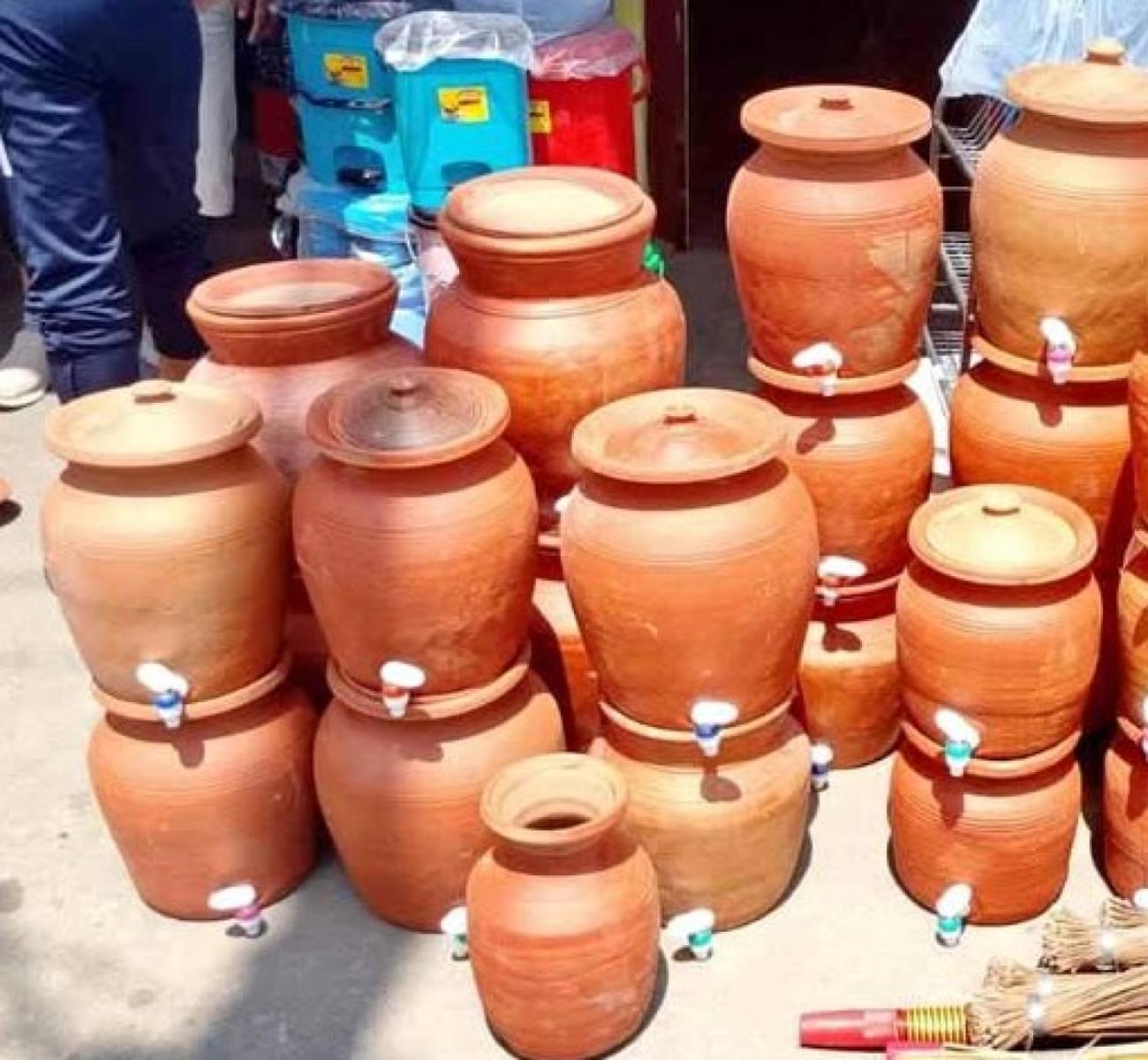 Clay Dispenser